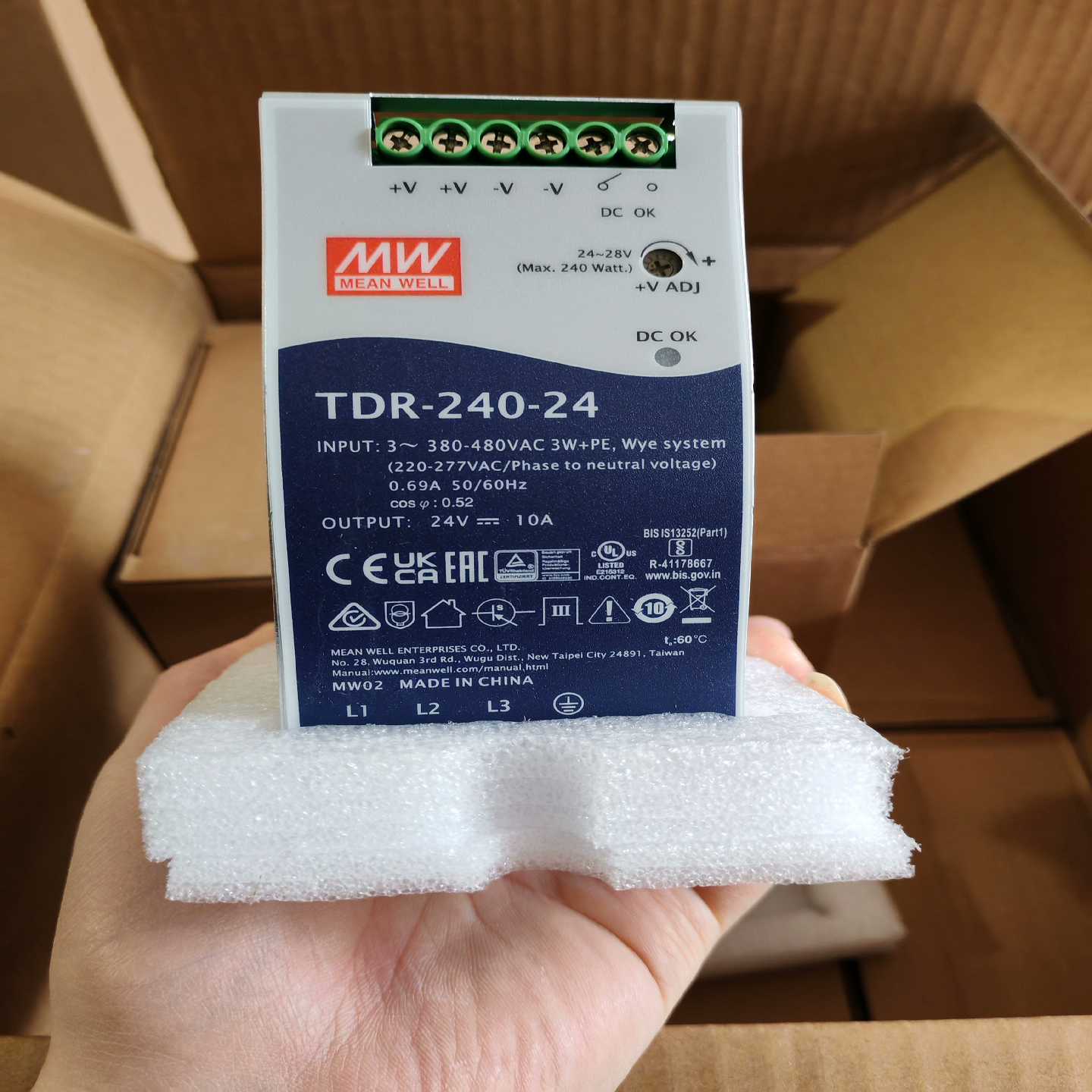 全新正品台湾明纬TDR-240-24导轨电源,380V三相输--议价商品