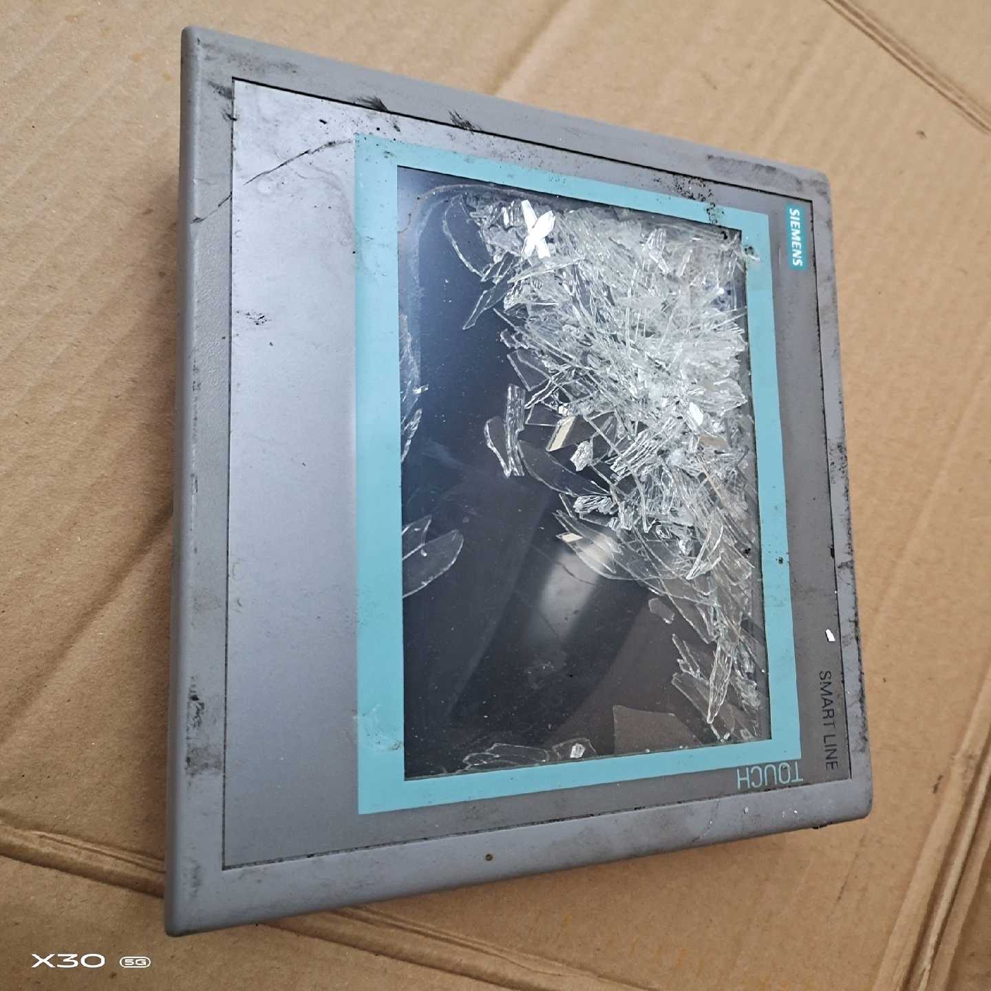 议价西门子x触摸屏6AV6648-0BC11-3AX0,通电如图,现货/维修