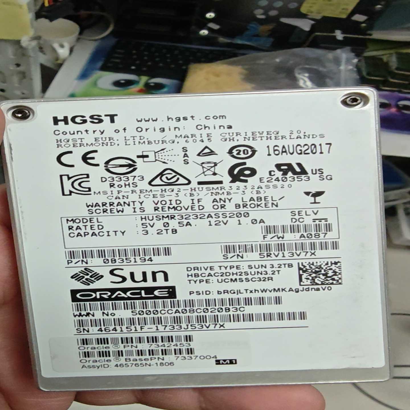 HGST甲骨文3.2TSAS企业级固态硬盘，型号HUSMR--议价商品