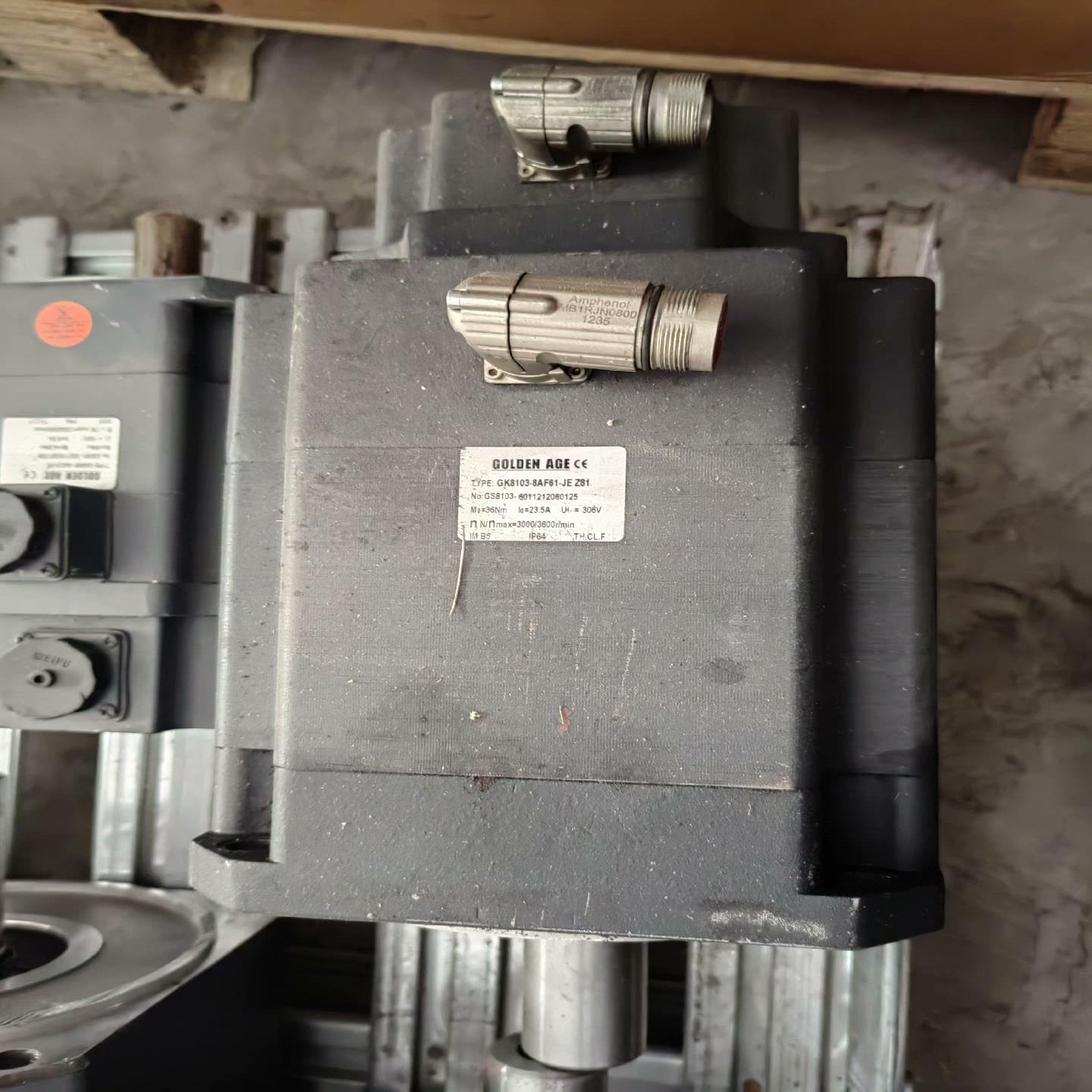 (工仔机械）登奇伺服电机，GK8103-8AF61-JE