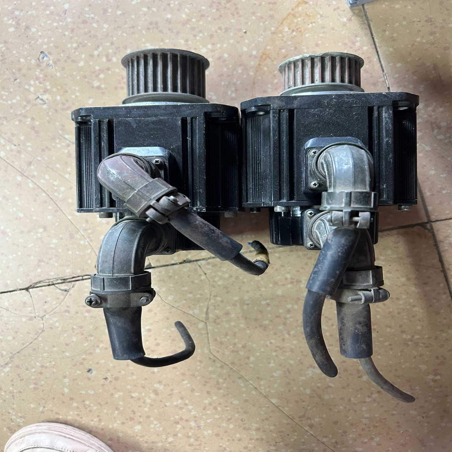 富士伺服电机GYG102CC2-T2G，货咨询议价购买询价