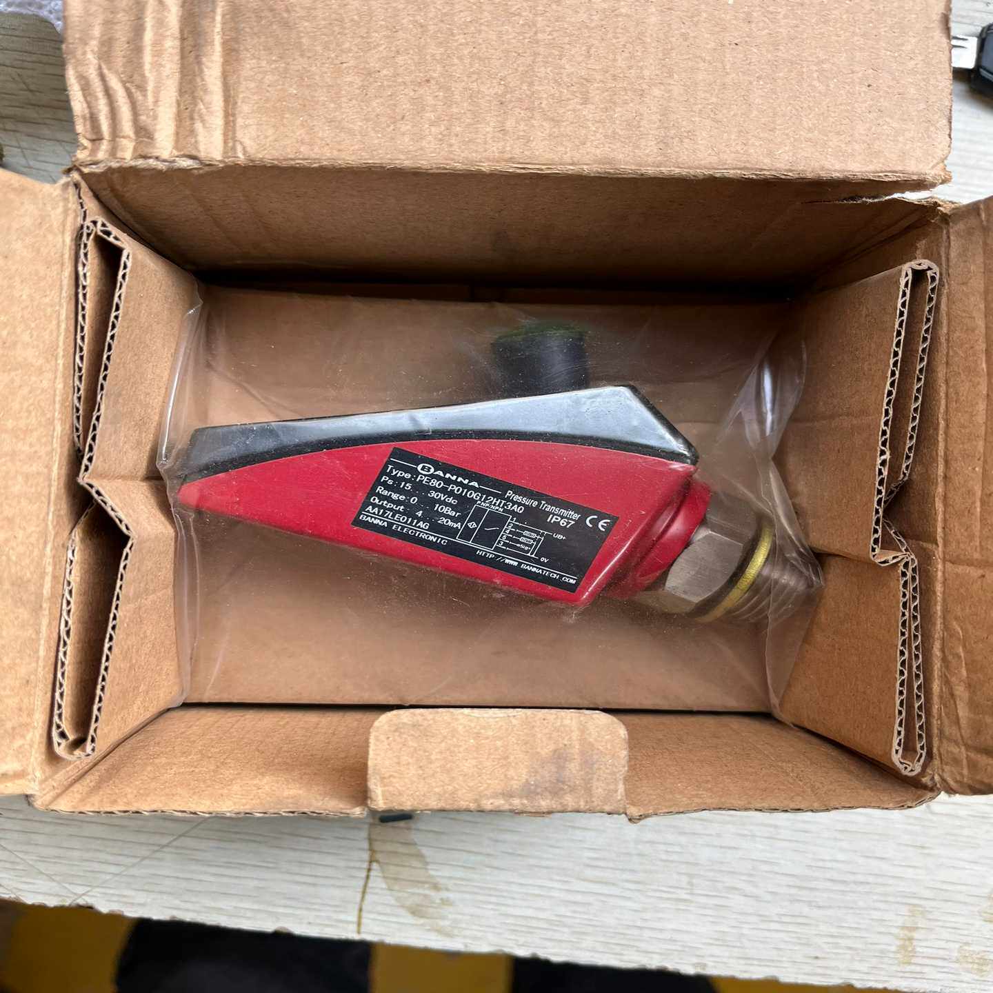 BANNA百纳数显压力传感器PE80-P010G12H【询价】