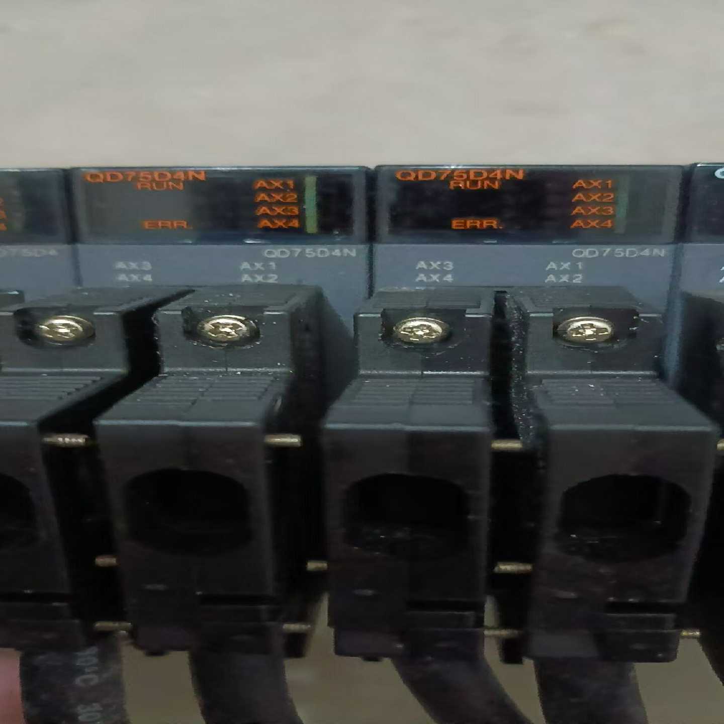 Q系列定位模块，型号QD75D4N，有2个，九成新，功能【鑫鑫商