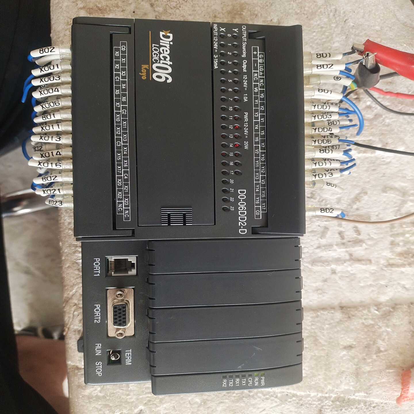 D0-06DD2-D光洋PLC,货,成色如图,掉了一个边询价