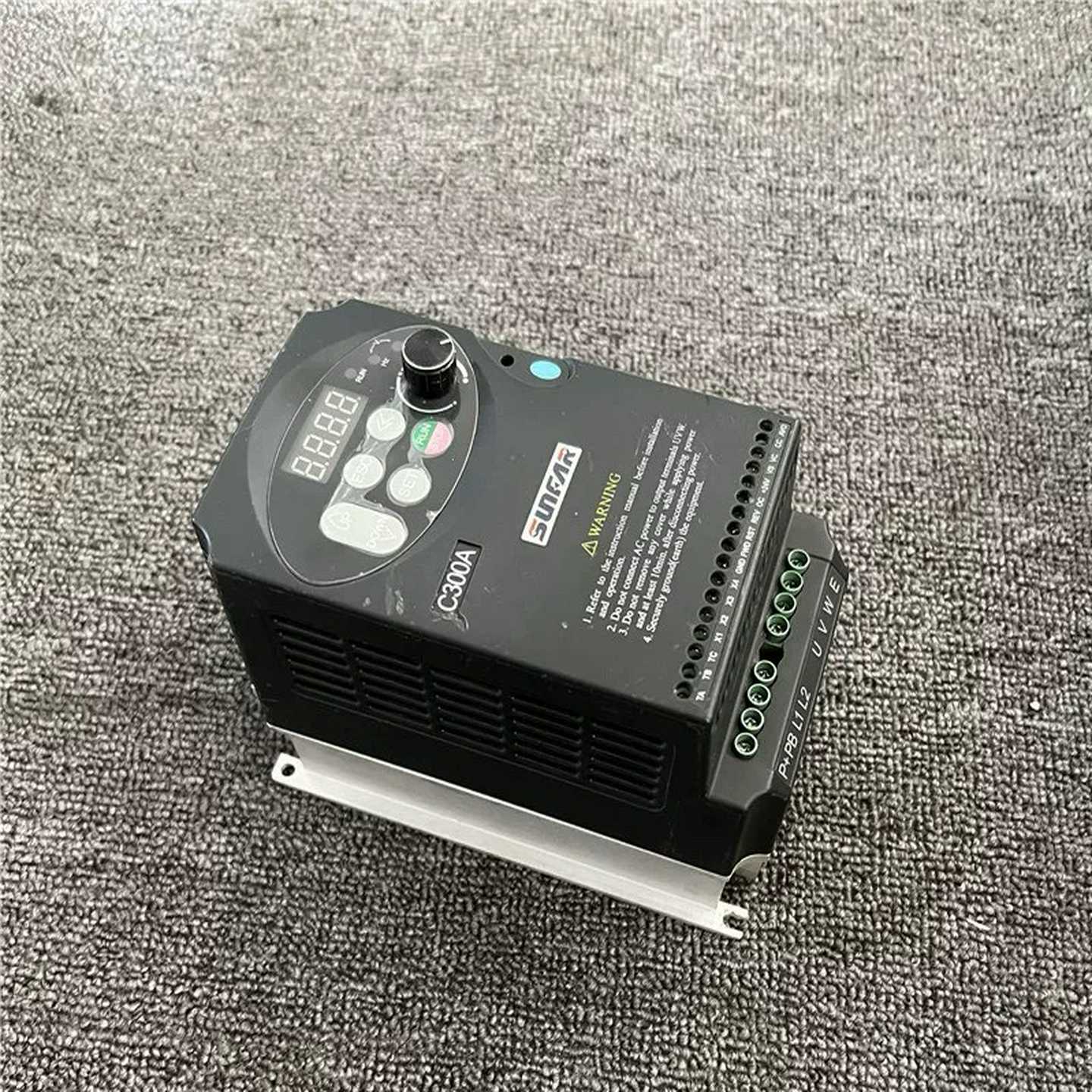 #变频器 四方变频器 C300A-2S0015L变频器220（佳毅工控）