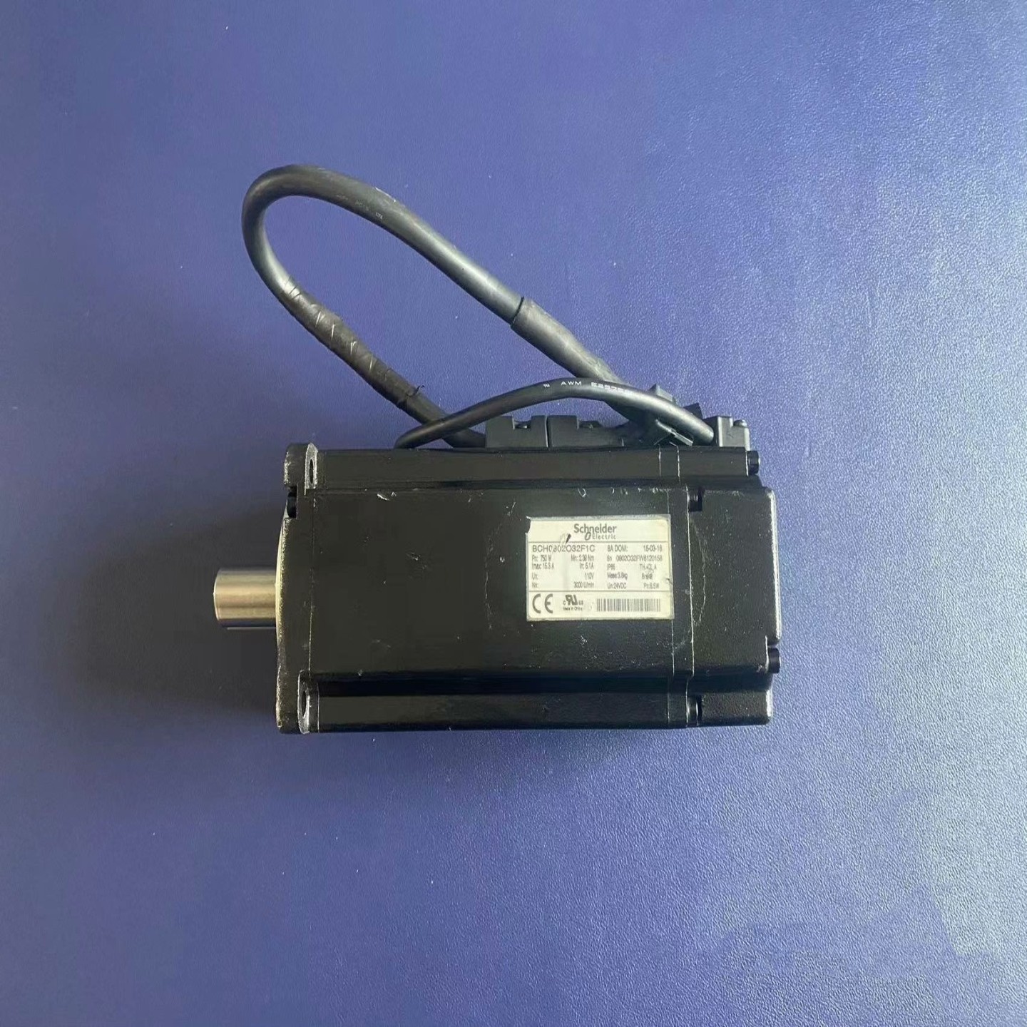 询价~施耐德  BCH0802O32F1C  伺服马达