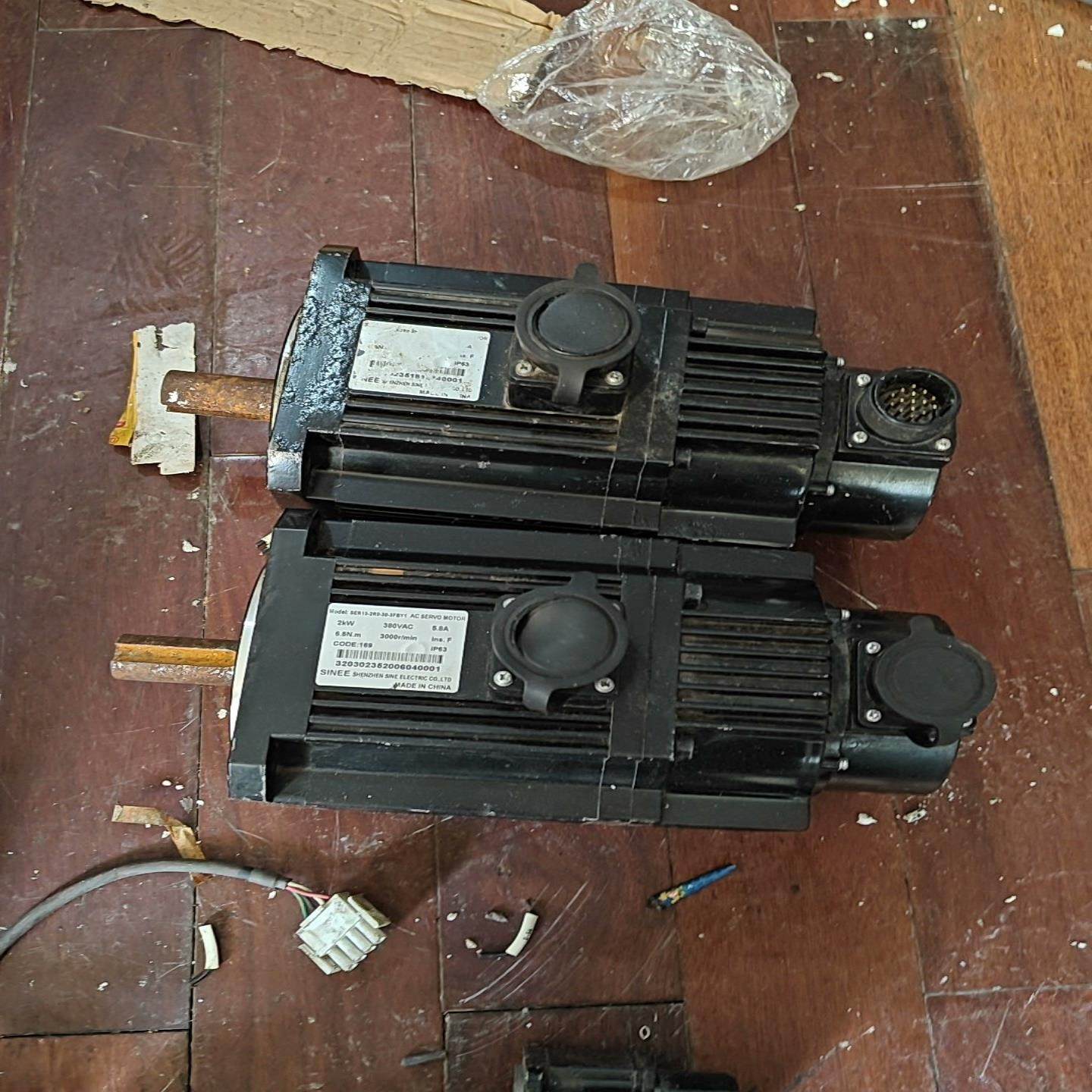 正弦伺服电机SER13-2R0-30-3FBY1两个库存~询价