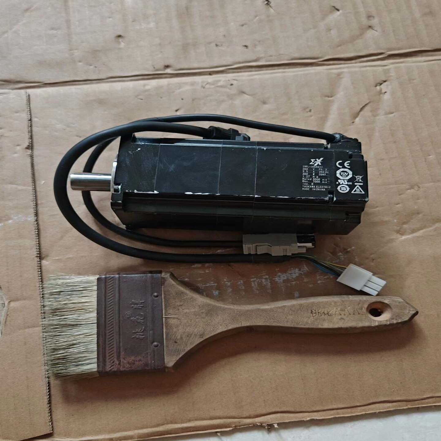 安川伺服电机SGMXJ-04AUA6EC2一个，功率400瓦-询价客服