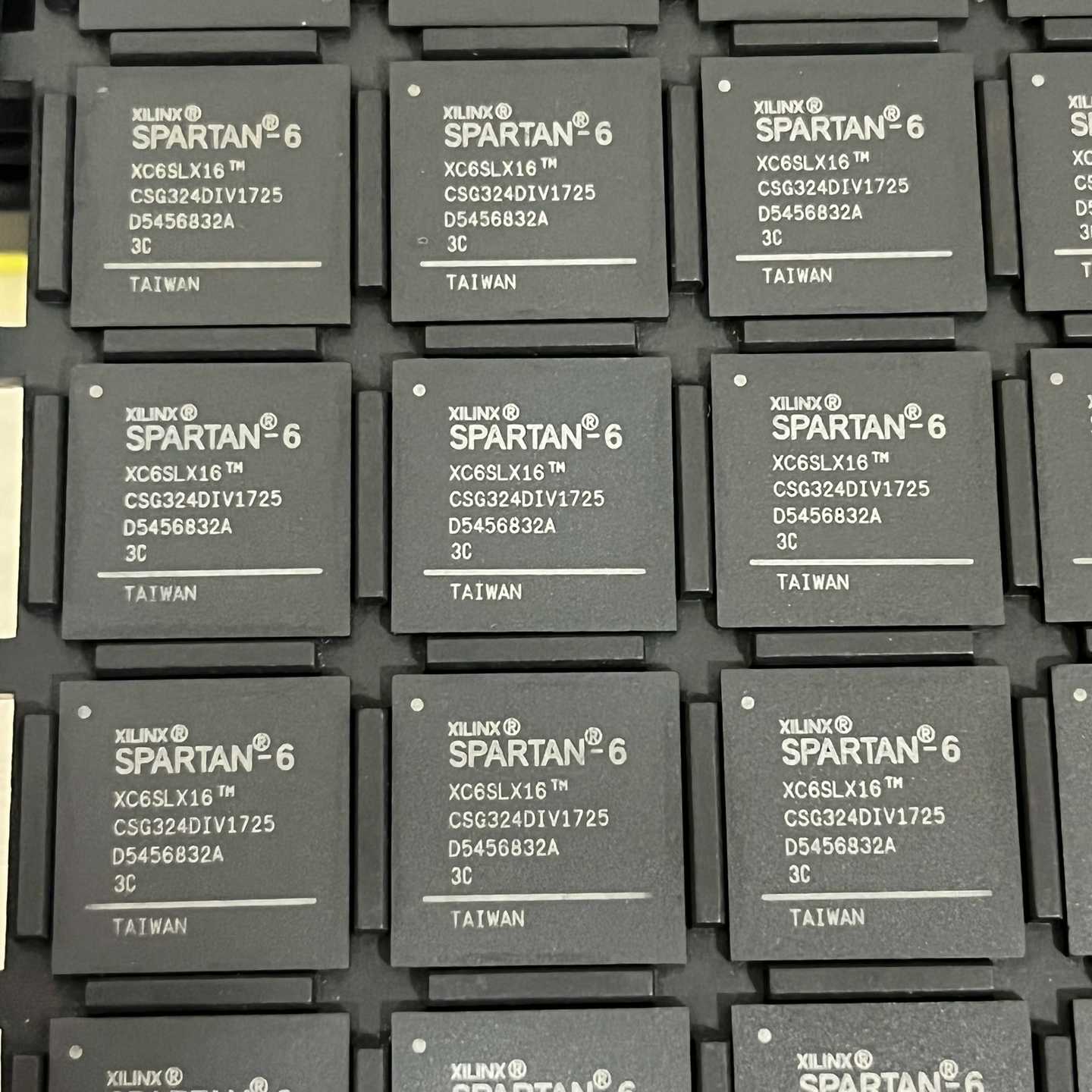 XC6SLX16-3CSG324C一站式配单、专业翻新料。｛-议价