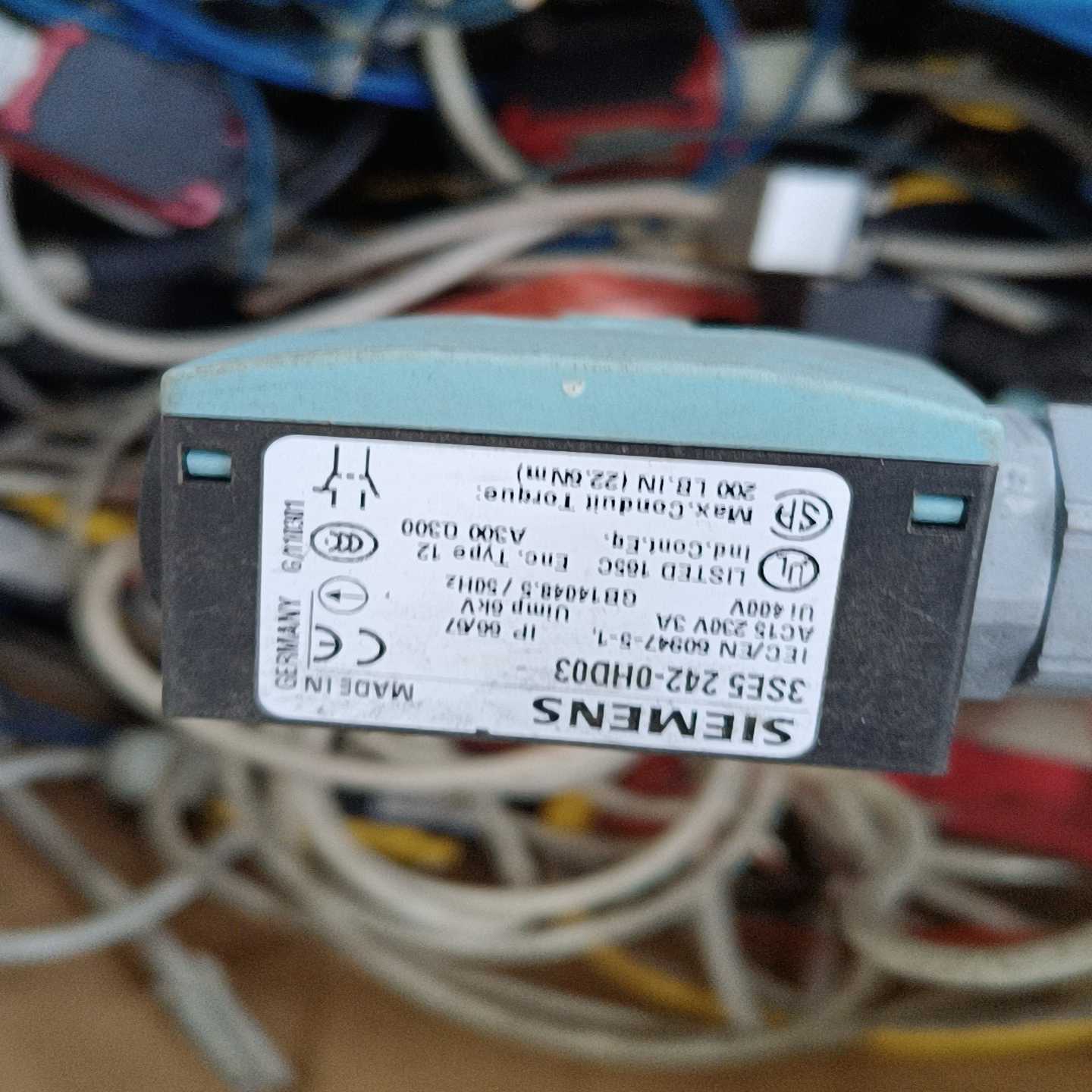 德国西门子SIEMENS，型号3SE5242-0HD03（德-议价