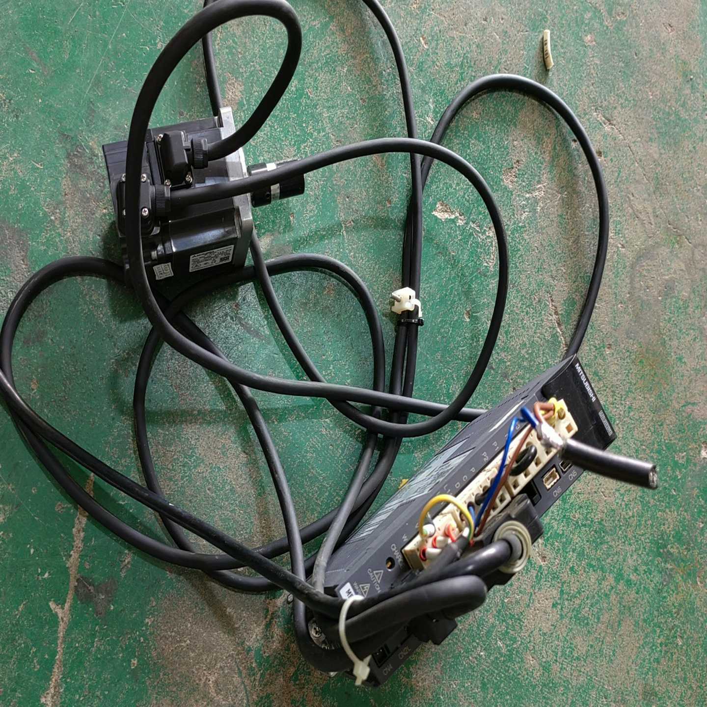 议价三菱伺服驱动器一套MR-J3-20A电机HF-KP23