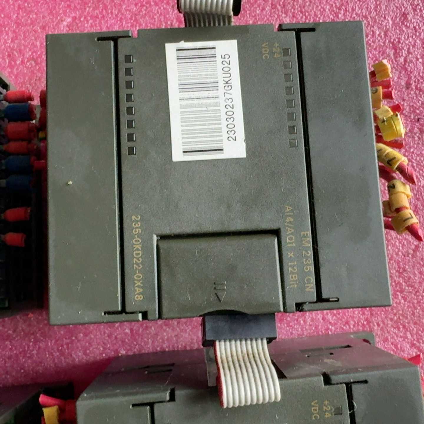 西门子EM235CN模块，型号6ES7235-0KD22--议价商品