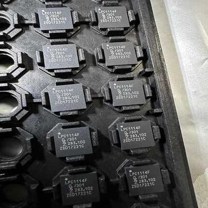 议价LPC1114FHN33/301全新原装，数量34个，