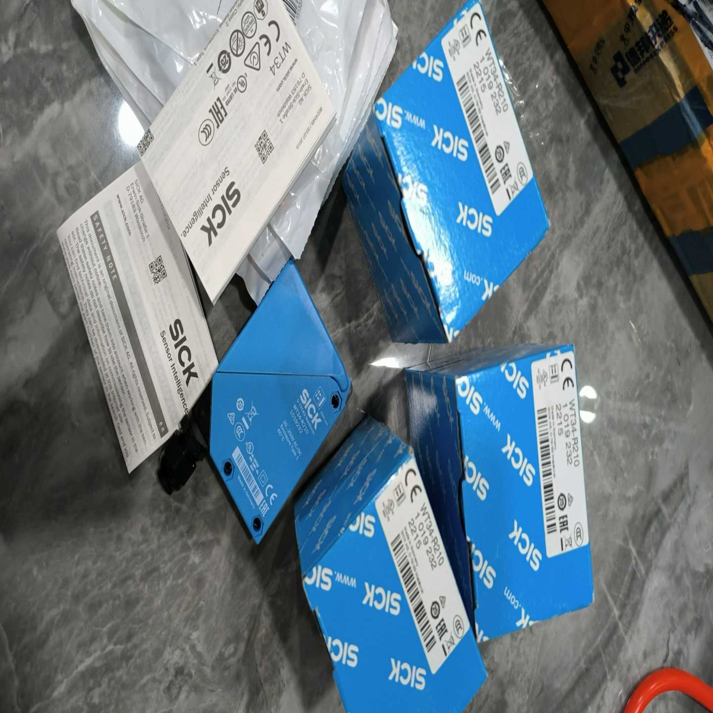 sick光电开关WT34-R210101923询价