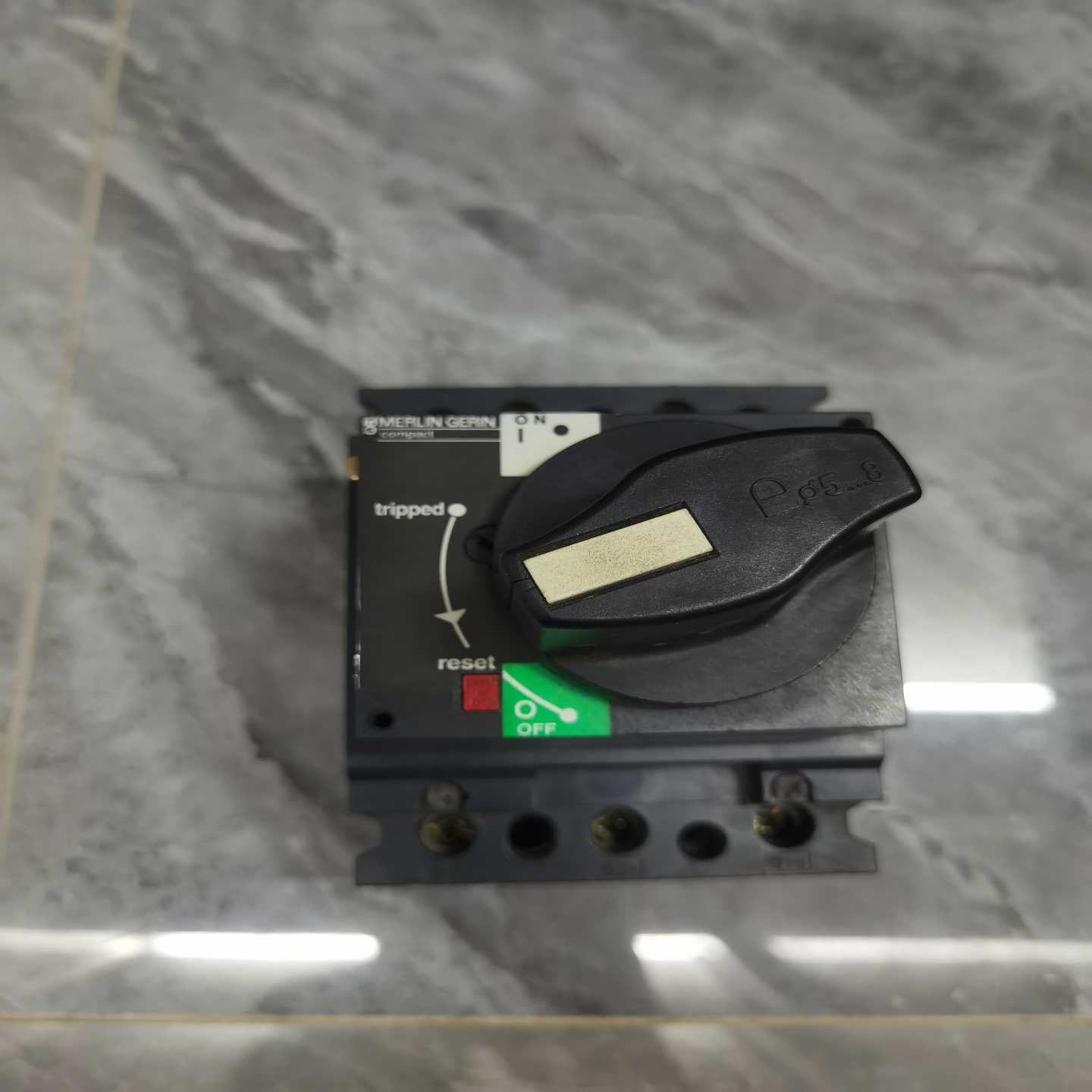 梅兰日兰NSE100N断路器，480V，50/60Hz，实物--议价商品