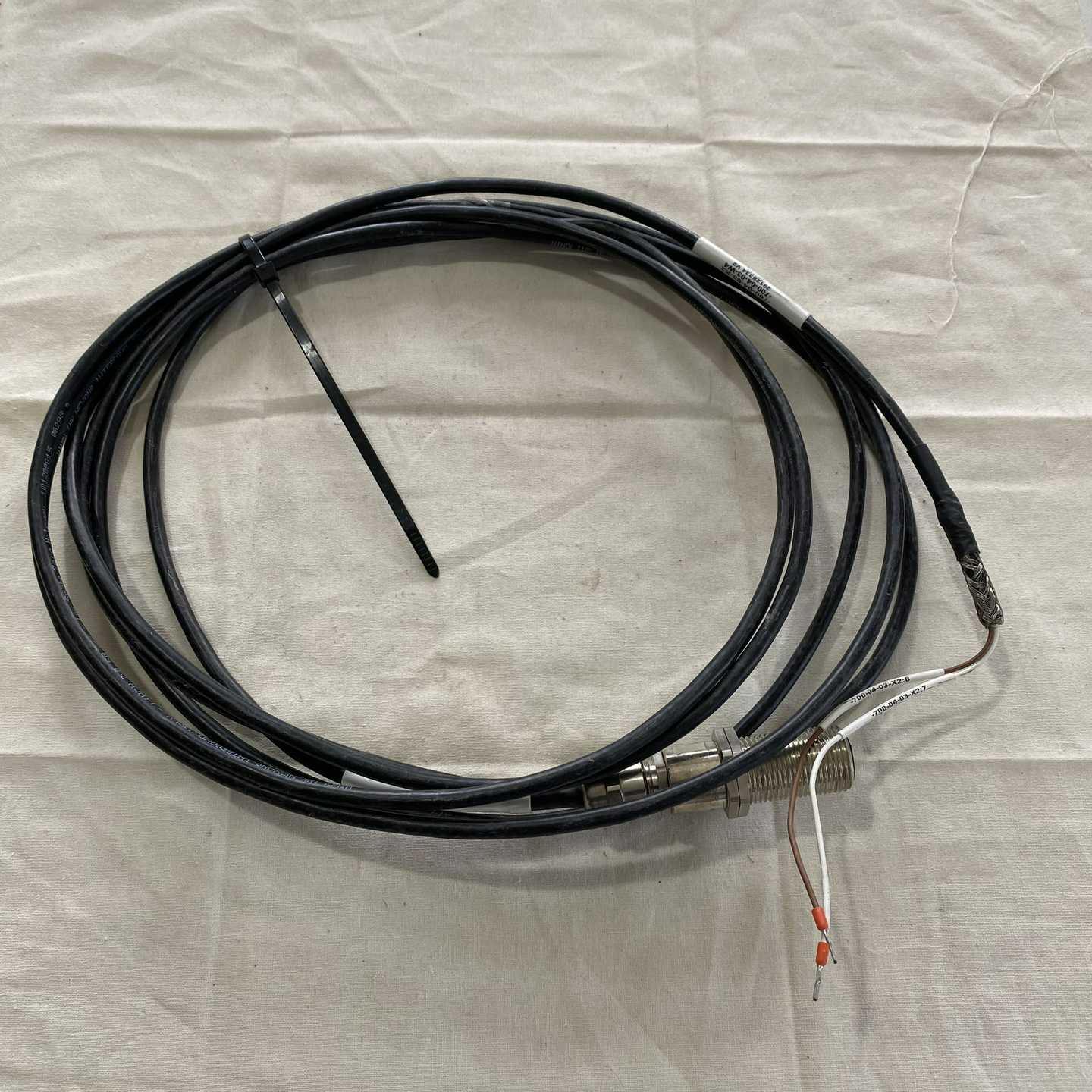 【请询价】工业传感器连接线型号700-04-03-X2全新线材完