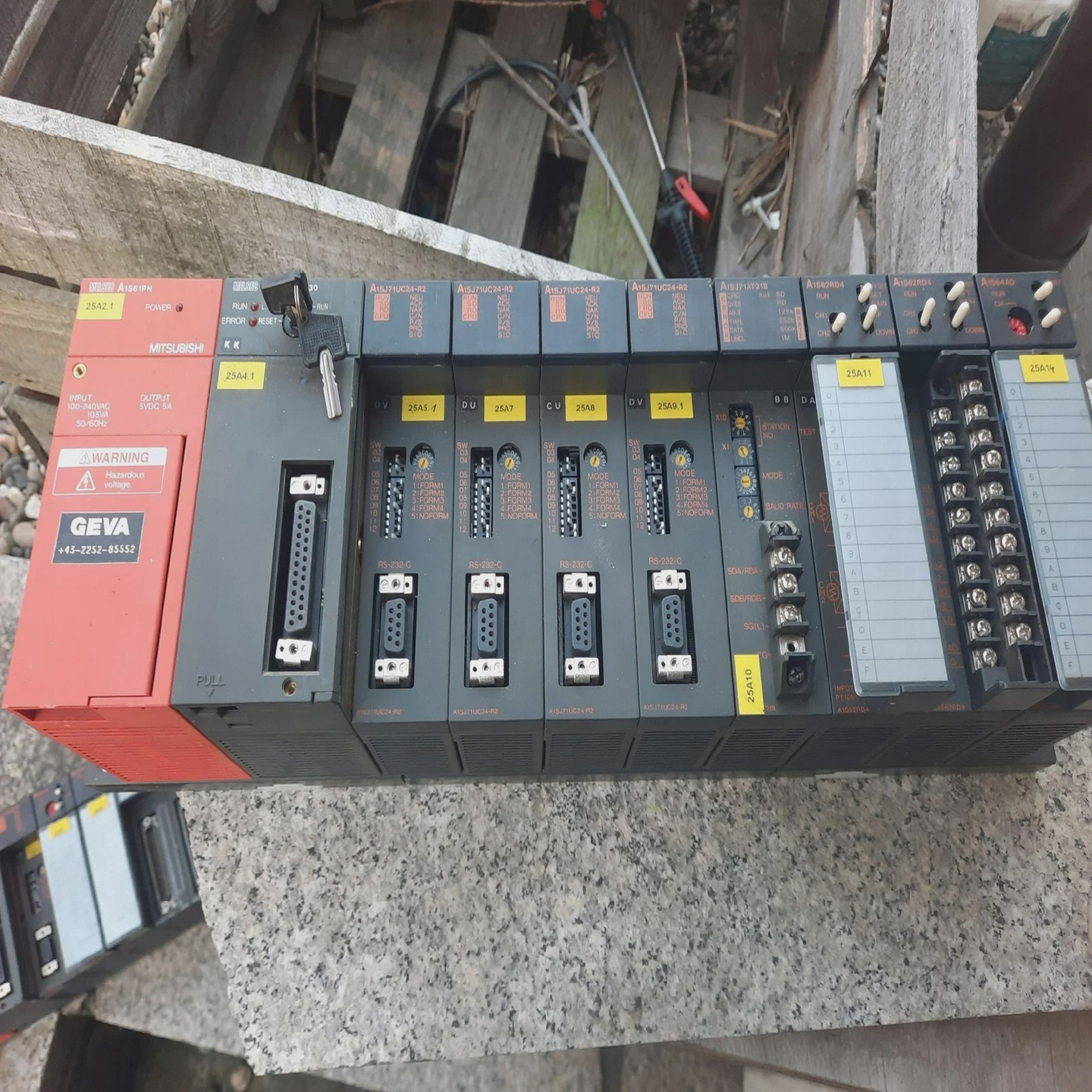 三菱A2ASCPU-S30A1SY71UC24控制器