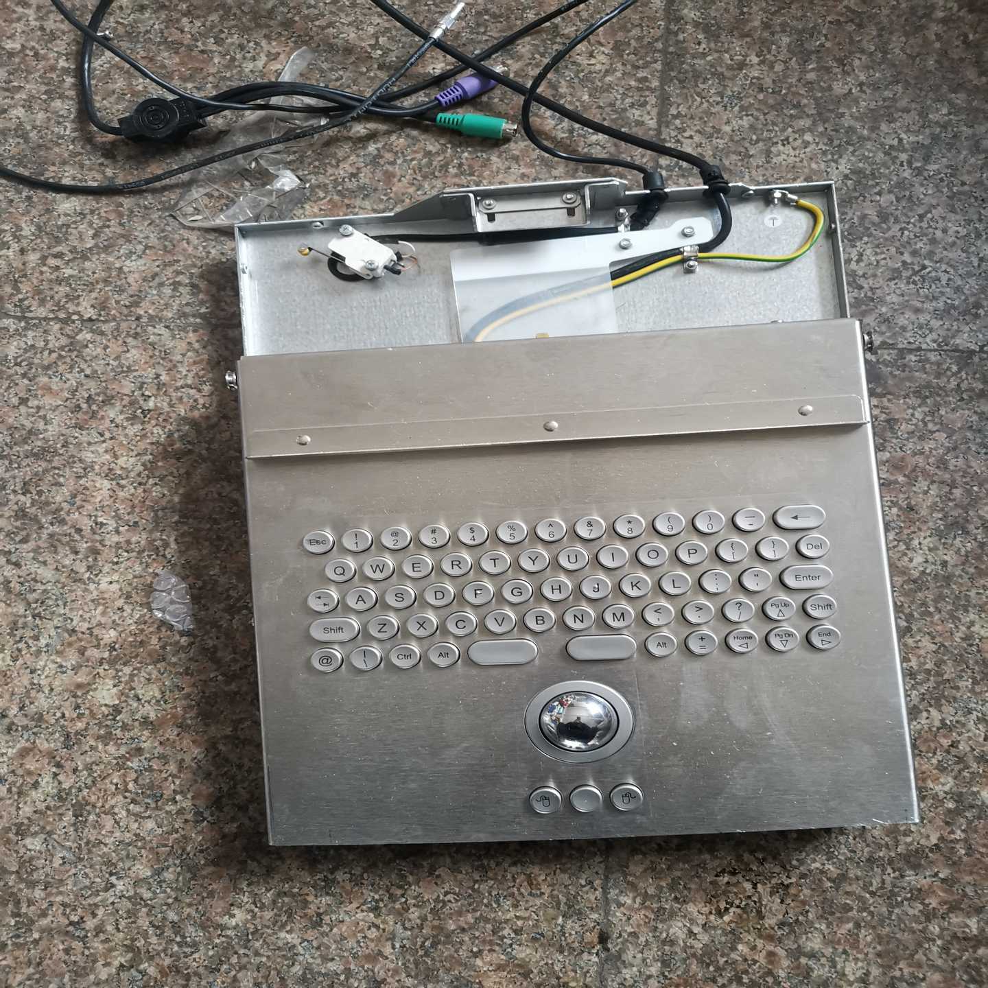 议价拆机的机械键盘实物如图，需要联系我