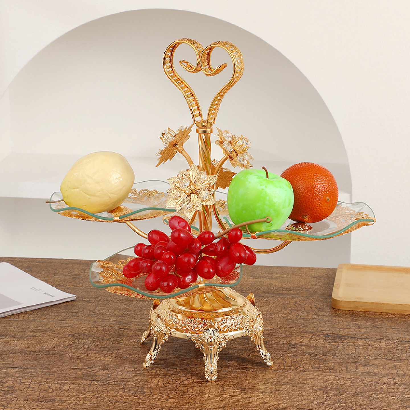 厂家直销新款轻奢风创意家用客厅酒店茶几水晶果盘欧式水果盘批发