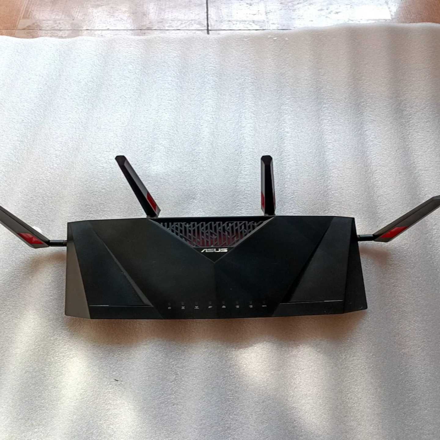 华硕RT-AC88UAC3100同步双频无线分享器机器使--议价商品