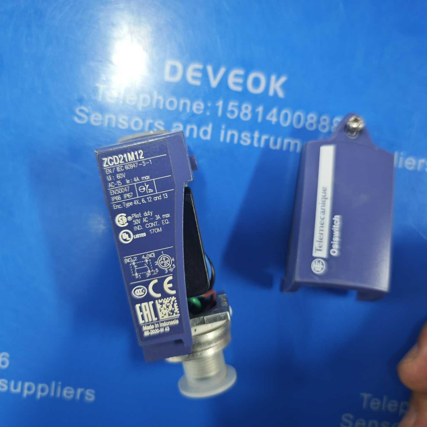 询价全新施耐德Telemecanique限位开关ZCD21M12