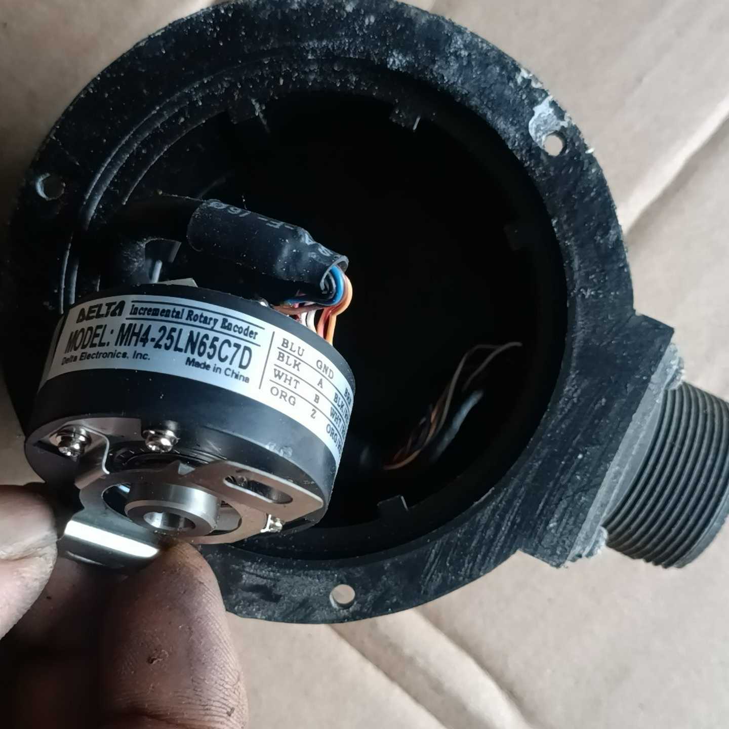 议价台达编码器MH4-25LN65C7D实物拍一个，功能正常使用