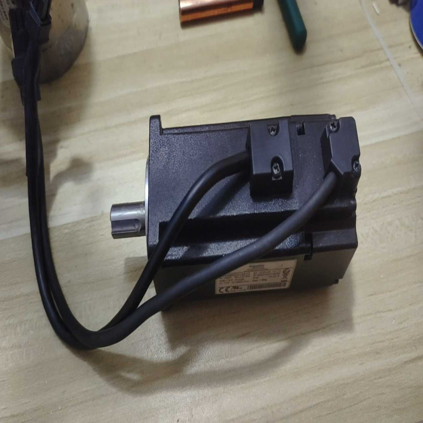 议价施耐德伺服电机BCH0602O12A1C伺服电机