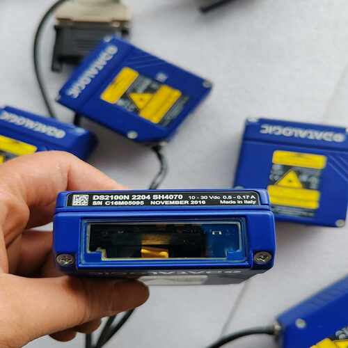 （霸霸电子）得利捷DS2100N-2204，SH4070激光读码器 如图