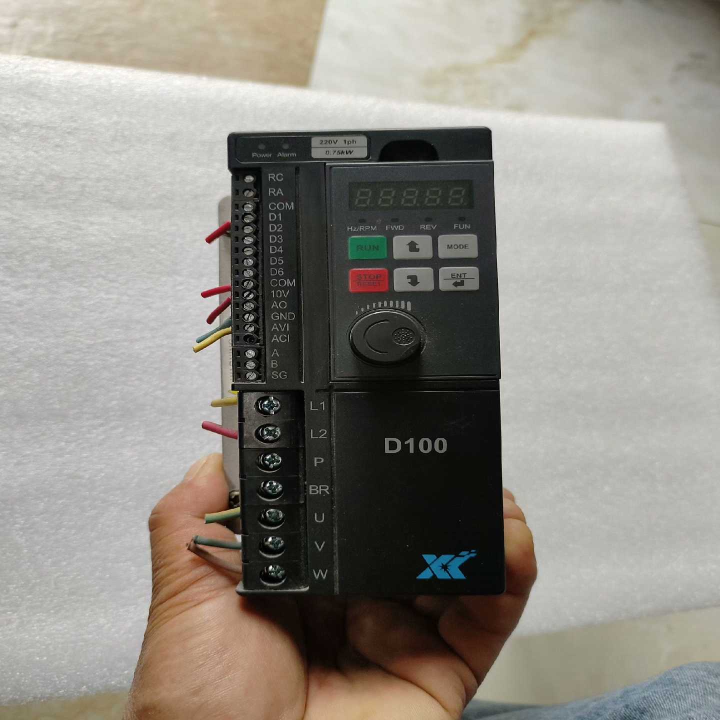 序控变频器SPC-D100-00P7-T2S，成色询价