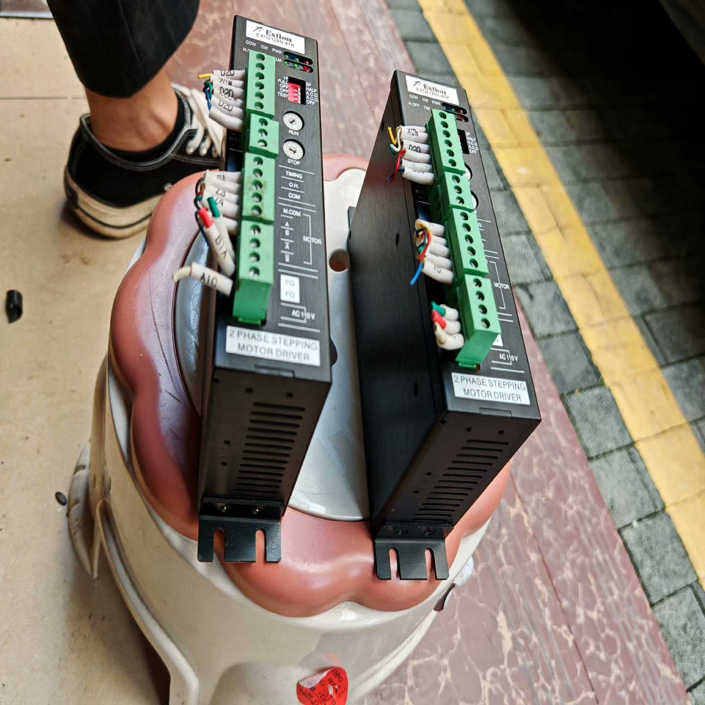 台湾大内EXTION 驱动器EXD2120N-47K，成色还【侨报商行】