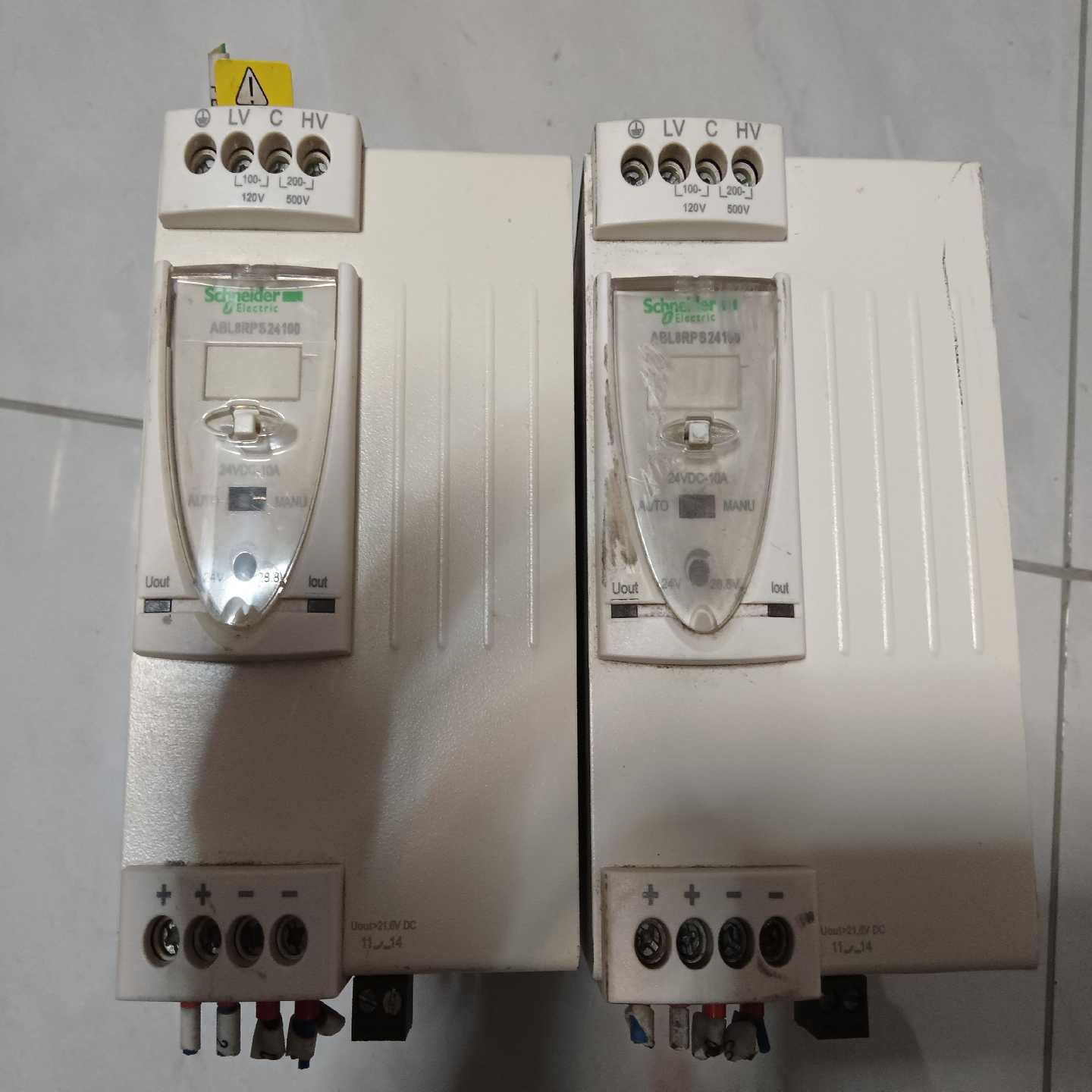 询价施耐德电源abbl8rps24100成色型号样式如图有需要的议价