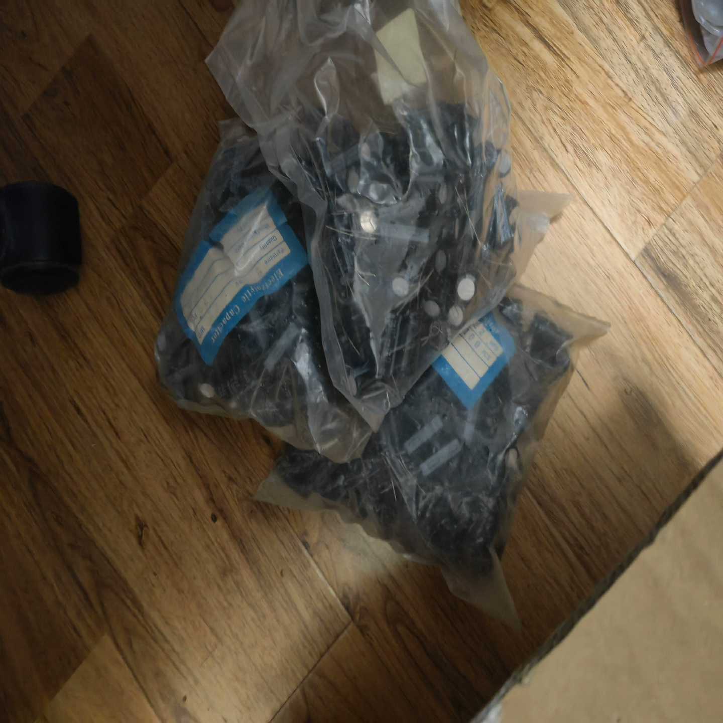 议价250V22uF电解电容3包290个库存未使用