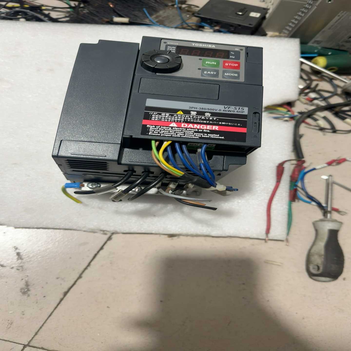 东芝变频器，VFS15-4004PL-W，400瓦，380伏