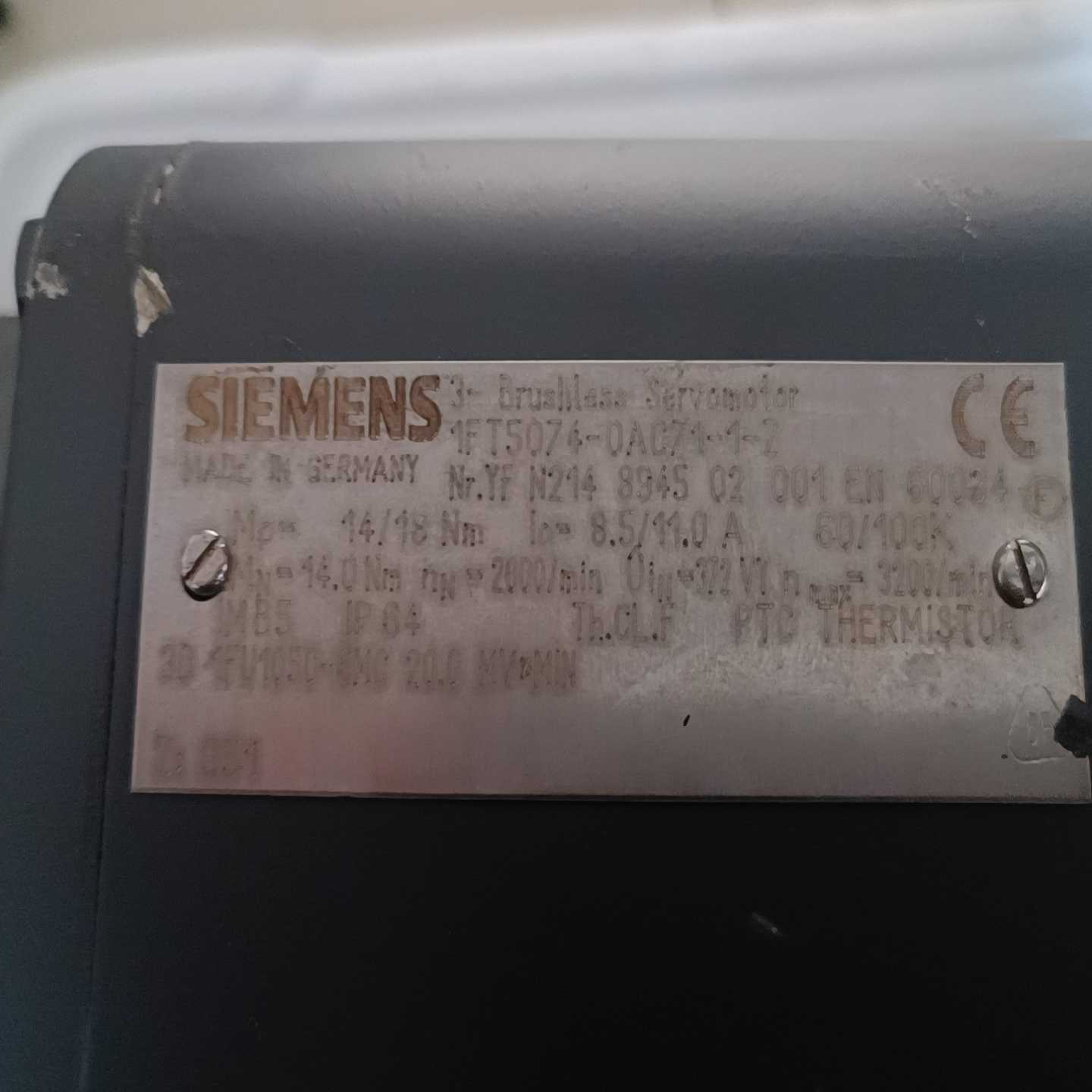 议价西门子伺服电机1FT5074-0AC71-1-Z，就一个，功