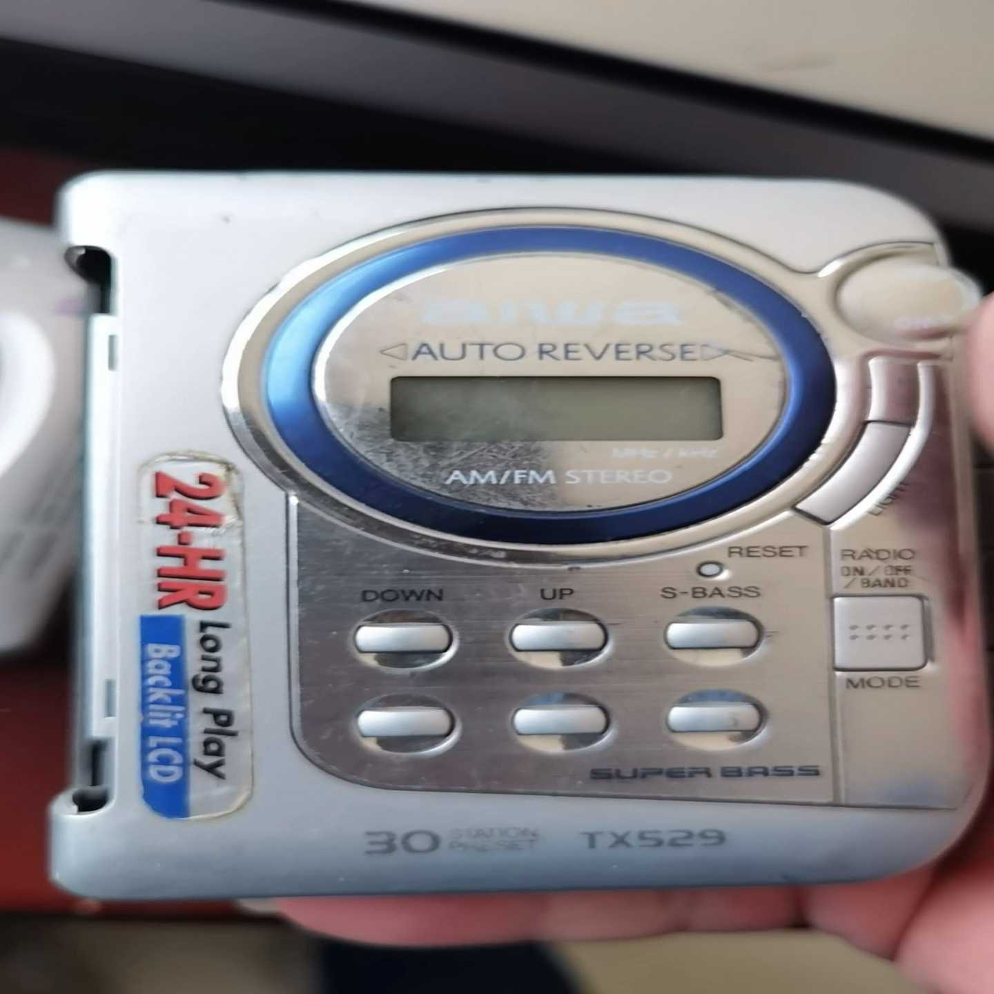 议价爱华磁带机三个打包，都通电需要打理，当配件机处理，n都缺