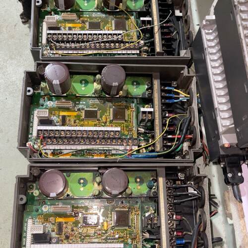 询价-变频器FRN1.5G11S4CX三台1.5kw外壳破