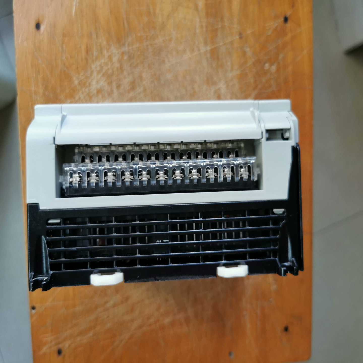 1764-24AWA,  如图所示，功能用。外观完好。现【卡奥电子】