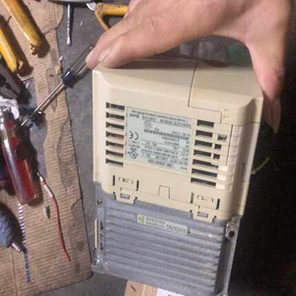 咨询-安川变频器，CIMR-JB4A0011BAA，