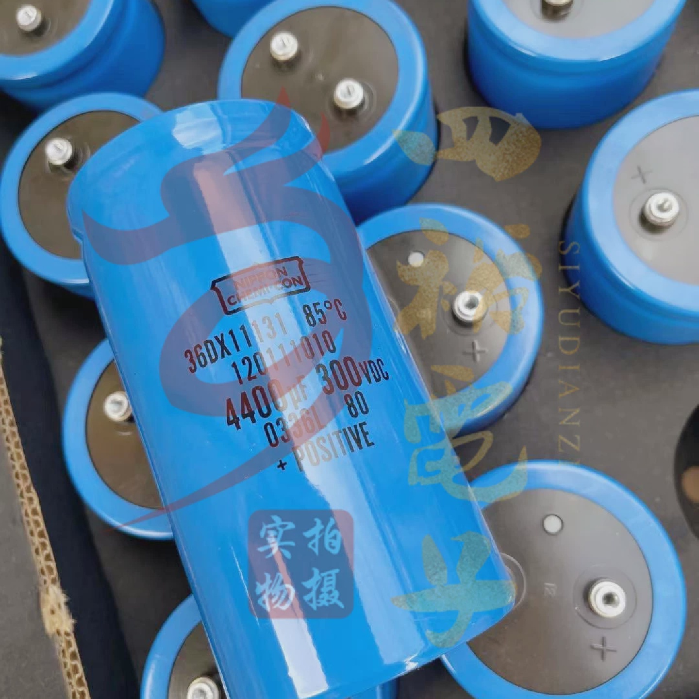 300V4400UF36DX11131黑金刚化工电解电容器NIPPON4400UF300VDC