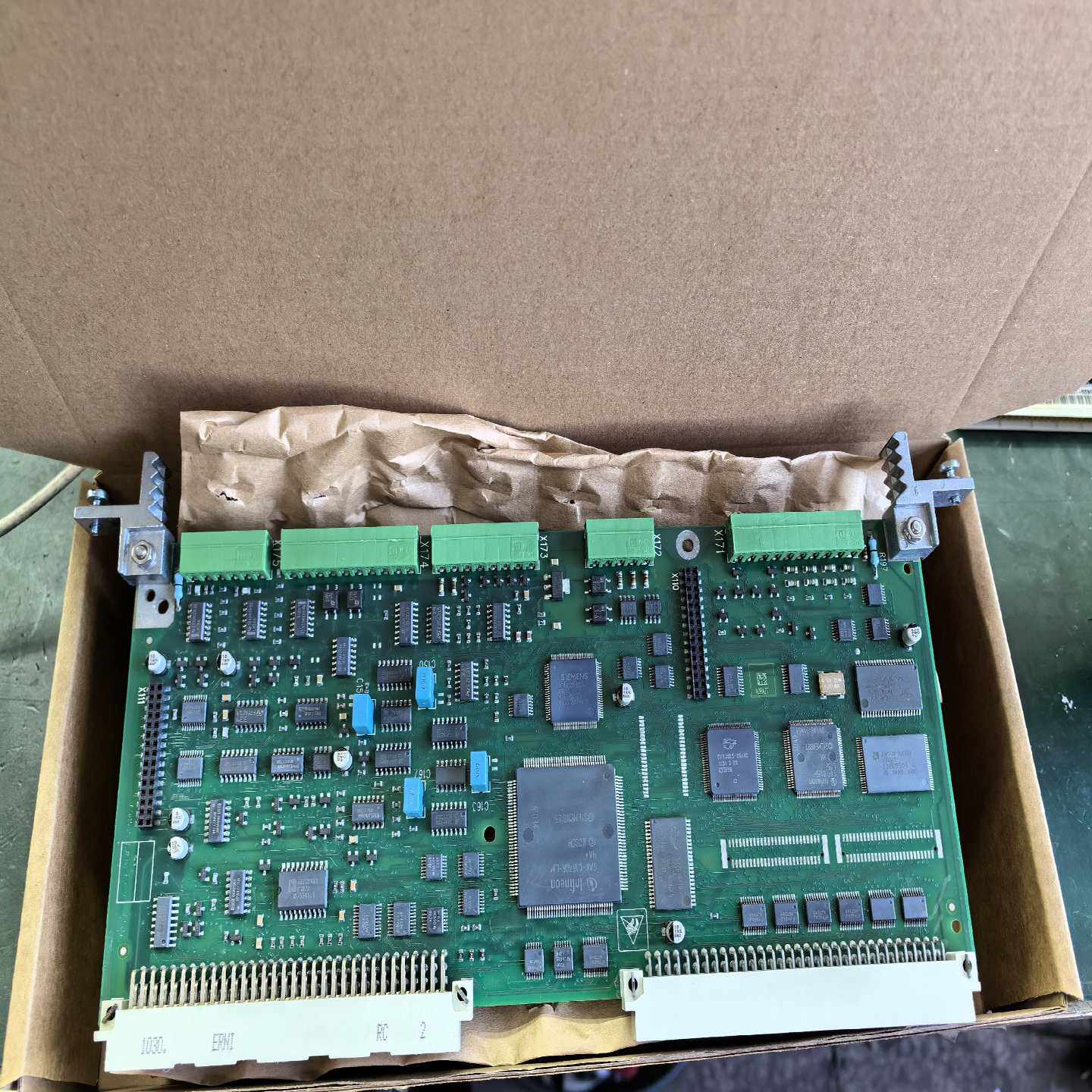 C98043-A7001-L2CUD1主板~询价