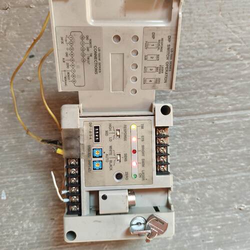 询》基恩士LB1101W激光位移传感器成色如图