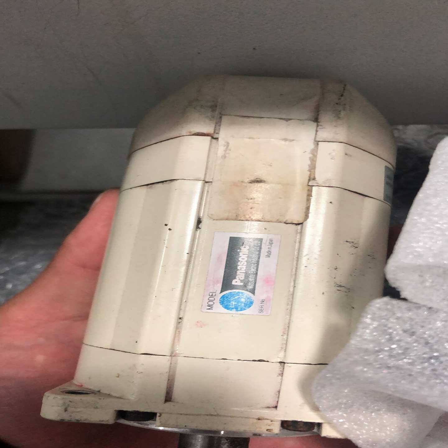 咨询-MSM042A1C白马达一个，没有型号了