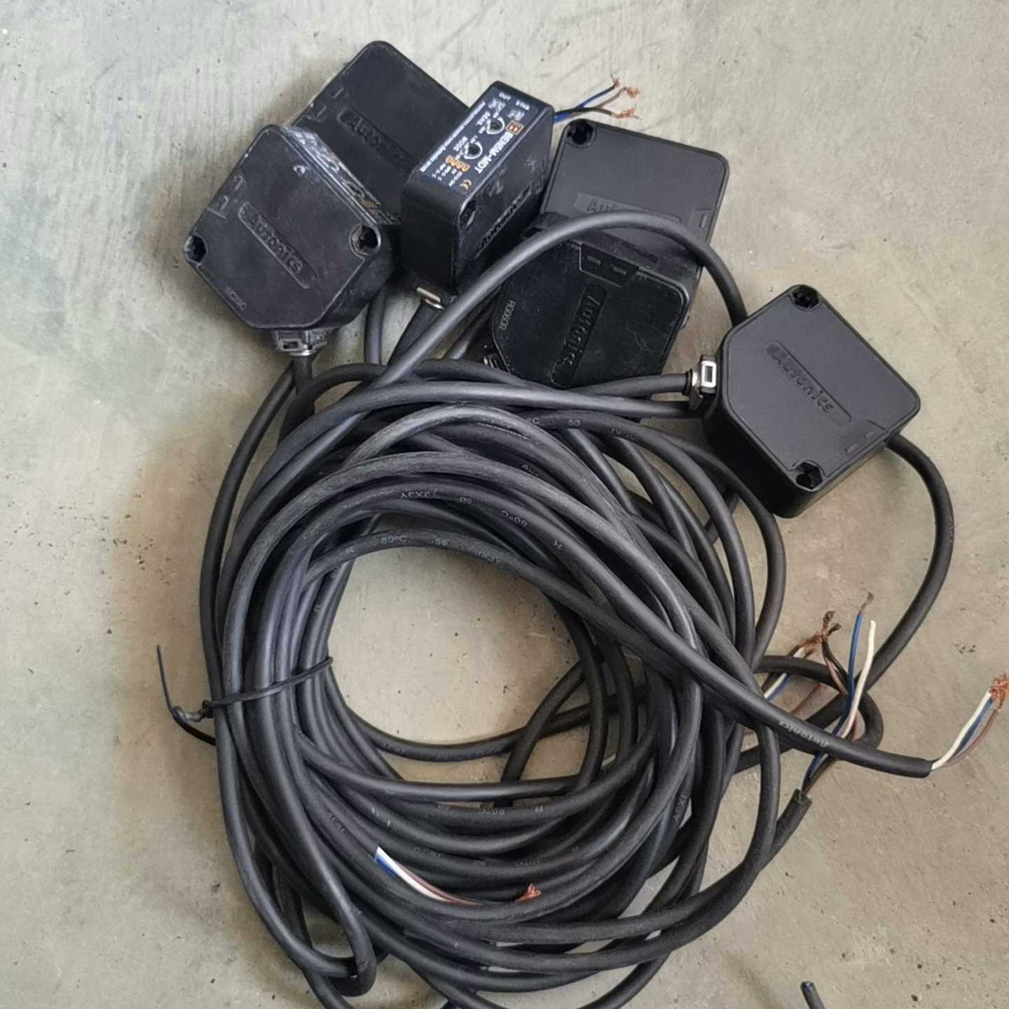 议价韩国奥托尼克斯BEN5M-MDT光电开关T，还有6只都是长线维修/现