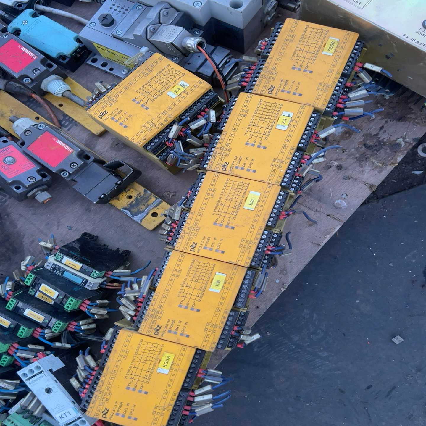 (工仔机械）PiIZ皮尔兹安全继电器，PNOZ+x10++11P