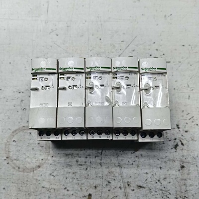 九成新施耐德RE7TL11BU时间继电器有2个缺透明盖子议价