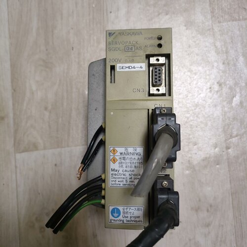 【询价】SGDL-04AS 安川伺服驱动器，剪线一台，成色不
