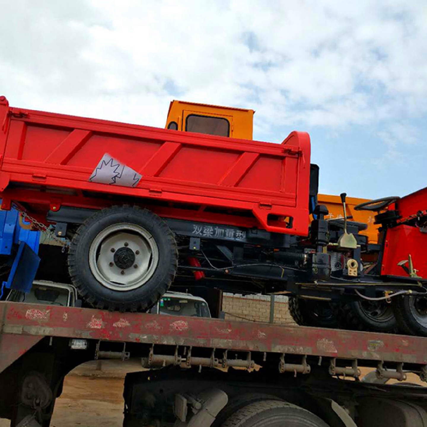 成德柴油三轮车信守建筑工地混凝土自卸车农用果园拉货运输车