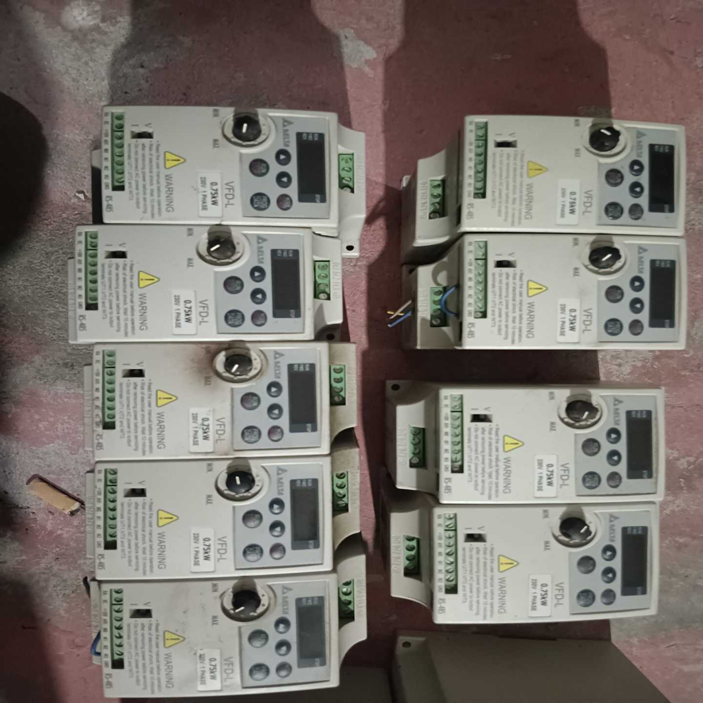 （议价）变频器VFD007L21A0.75kw，22