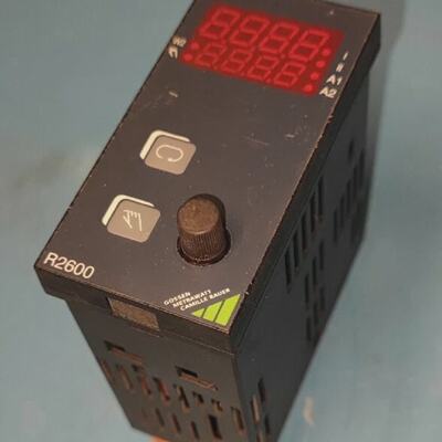 GOSSEN METRAWATT  Temperaturregler R2600