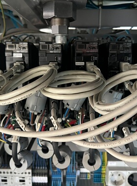 欧姆龙伺服驱动型号R88DKN01HECT电机型号-议价